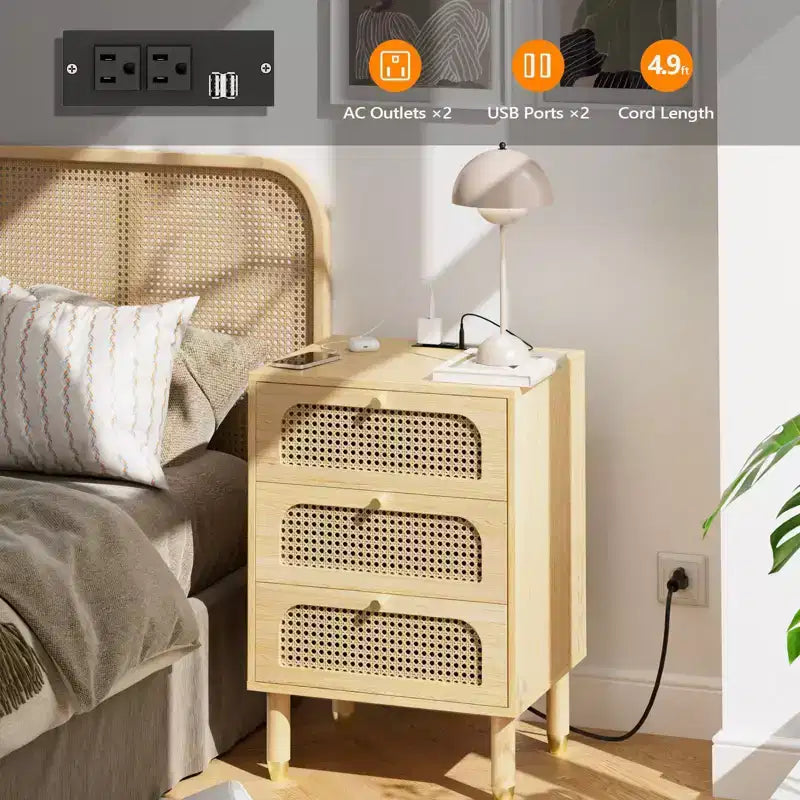 Comodino singolo beige a 3 cassetti con cassetti in rattan