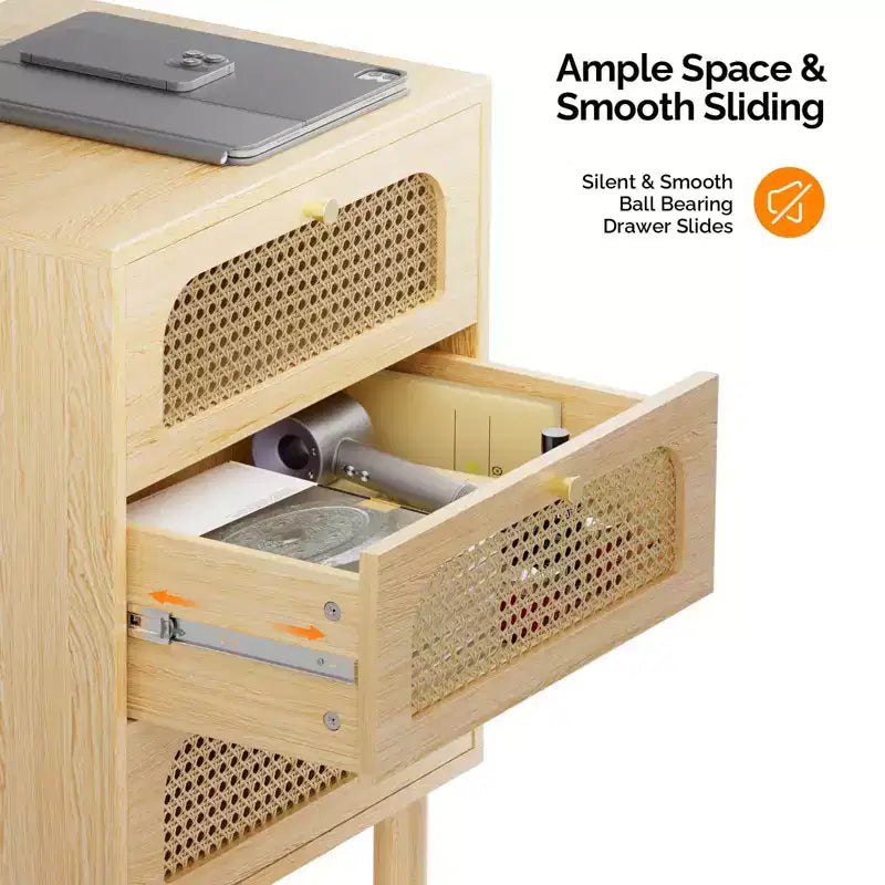 Comodino singolo beige a 3 cassetti con cassetti in rattan