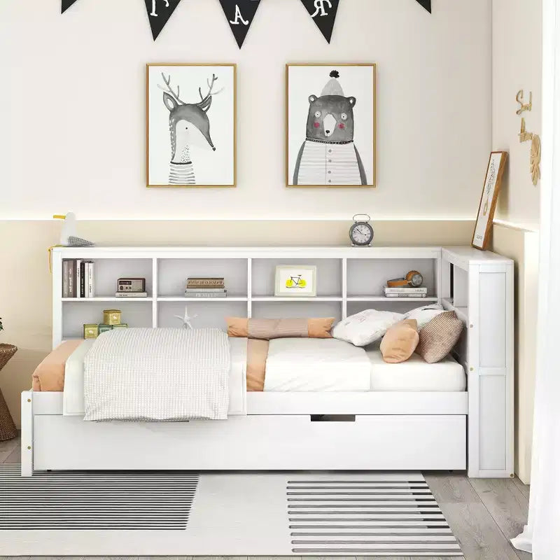 Divano Letto Singolo Bianco con Letto Estraibile, Libreria e Ricarica USB – Due Posti Letto