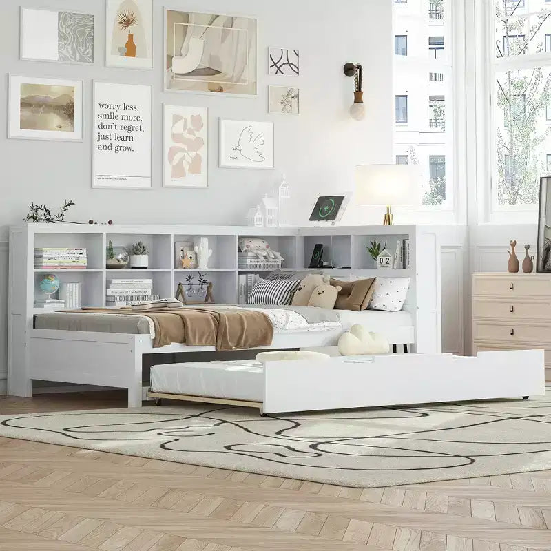 Divano Letto Singolo Bianco con Letto Estraibile, Libreria e Ricarica USB – Due Posti Letto